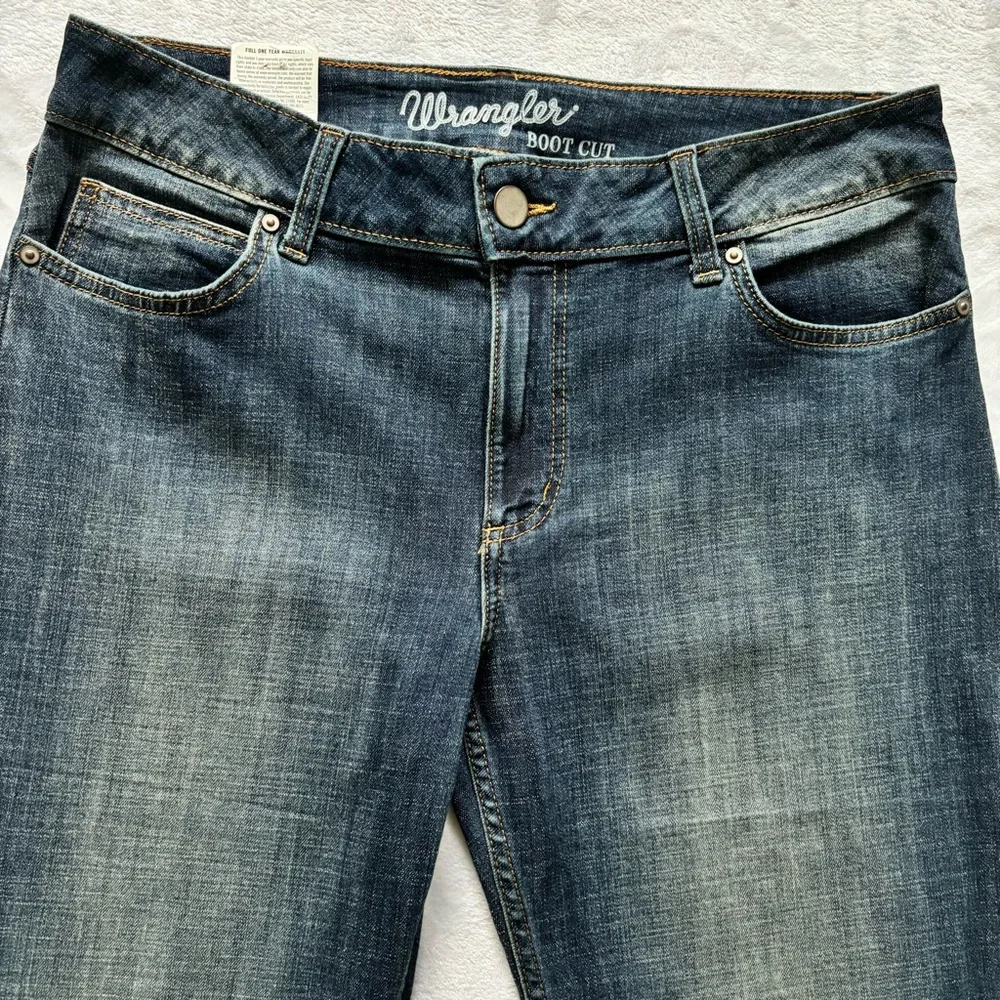 WRANGLER Classic Mid Rise Bootcut Blue Jeans--NWT—15 - Picture 2 of 14